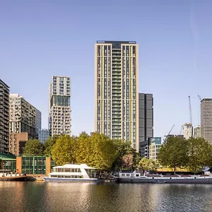 Urban Rest Canary Wharf لندن